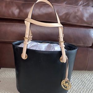 Michael Kors Bucket Tote Purse
